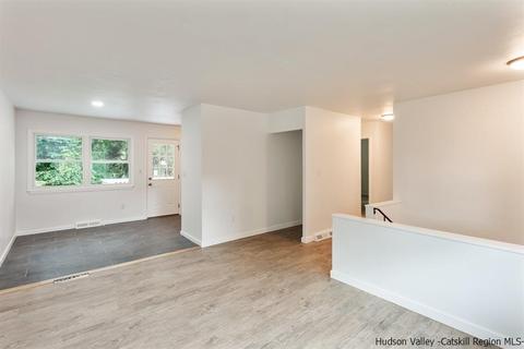 24 Cornell Ave, Red Hook, NY 12571 photo 6