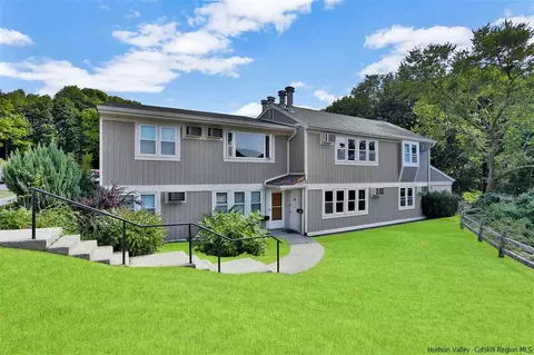 68 Gerald Dr #E1, Poughkeepsie, NY 12601 photo 1
