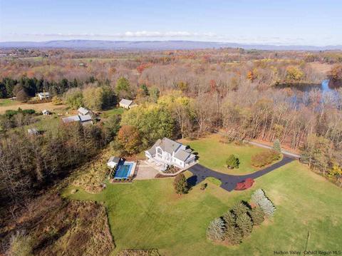 122 St Elmo Rd, Wallkill, NY 12589 photo 3