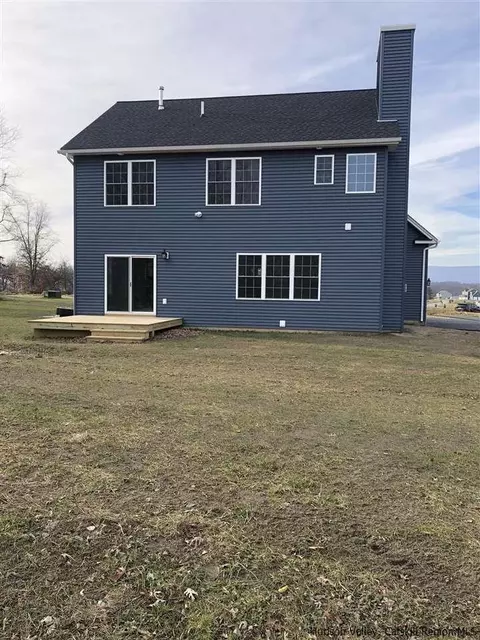 112 Mulford Dr, Wallkill, NY 12589 photo 2