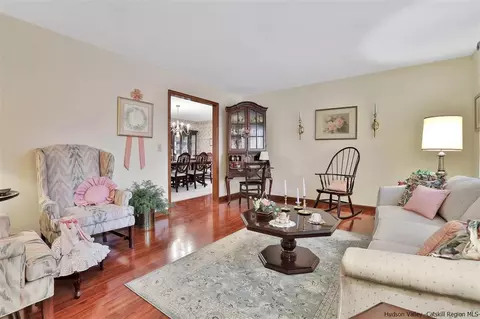 19 River Gln, Wallkill, NY 12589 photo 6