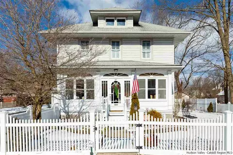 27 Bridge St, Wallkill, NY 12589 photo 1