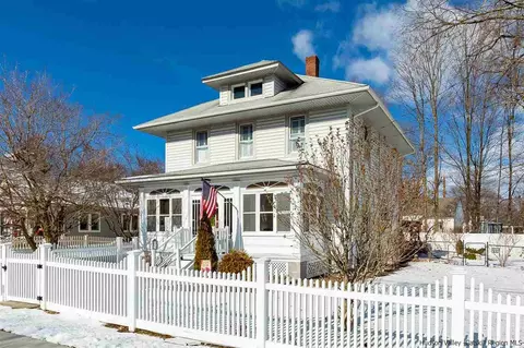 27 Bridge St, Wallkill, NY 12589 photo 2
