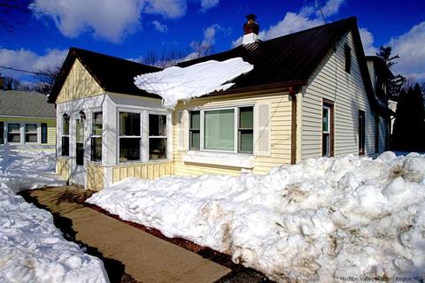 7 Crittenden St, Wallkill, NY 12589 photo 2