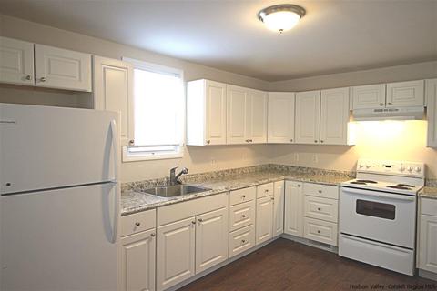 7 Crittenden St, Wallkill, NY 12589 photo 8