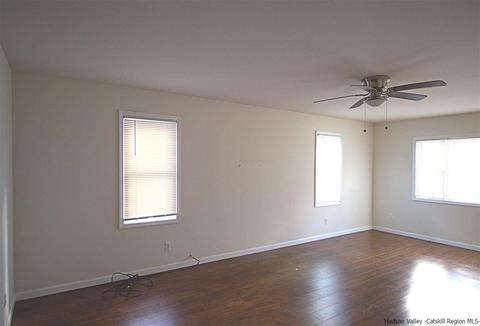 7 Crittenden St, Wallkill, NY 12589 photo 12