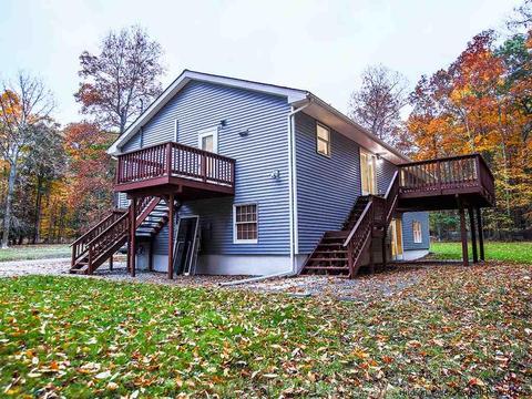 589 Decker Rd, Wallkill, NY 12589 photo 4