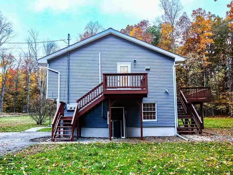 589 Decker Rd, Wallkill, NY 12589 photo 3