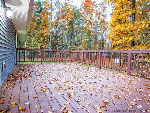 589 Decker Rd, Wallkill, NY 12589 photo 8