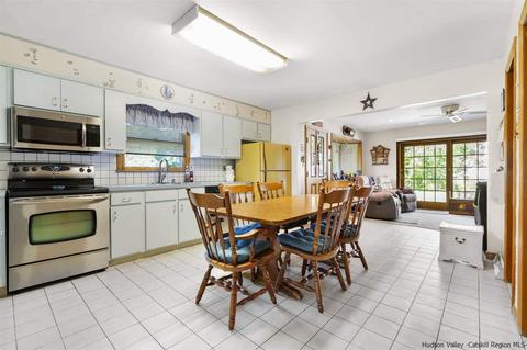 59 Kobelt, Wallkill, NY 12589 photo 3