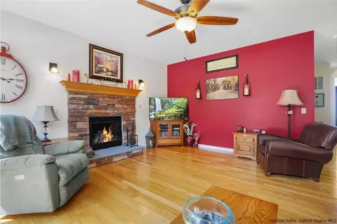 5 Lira, Wallkill, NY 12589 photo 20