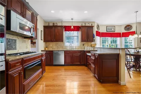 5 Lira, Wallkill, NY 12589 photo 10