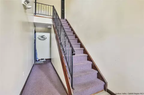 8 Ivy Ct #H, Fishkill, NY 12524 photo 3