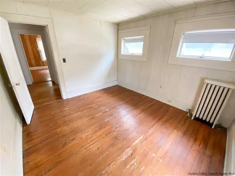 98 E Cedar St, Poughkeepsie, NY 12601 photo 11