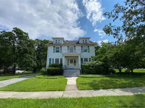 98 E Cedar St, Poughkeepsie, NY 12601 photo 2