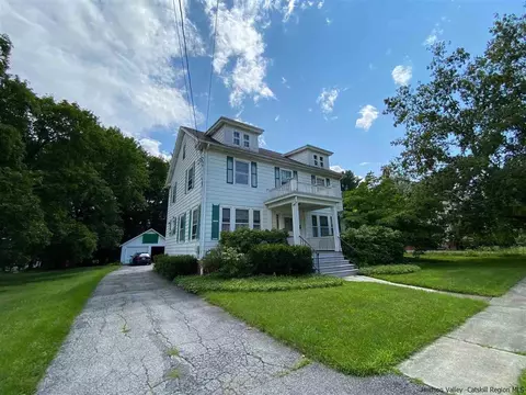 98 E Cedar St, Poughkeepsie, NY 12601 photo 4