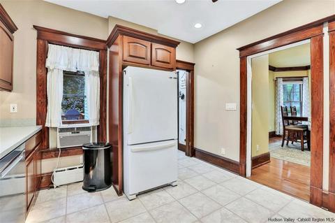 28 Orchard St, Wallkill, NY 12589 photo 9