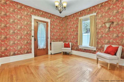 28 Orchard St, Wallkill, NY 12589 photo 5
