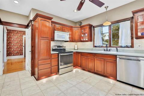 28 Orchard St, Wallkill, NY 12589 photo 7