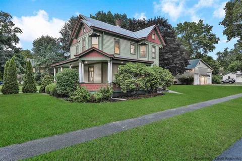 28 Orchard St, Wallkill, NY 12589 photo 2