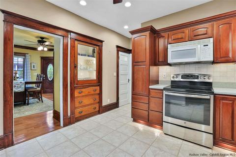 28 Orchard St, Wallkill, NY 12589 photo 6