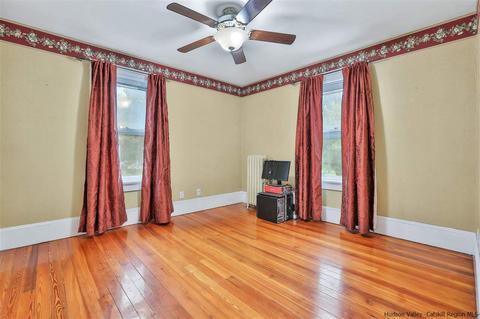 28 Orchard St, Wallkill, NY 12589 photo 16