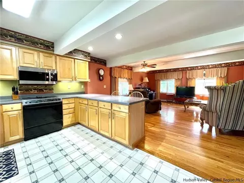 1314 State Route 208, Wallkill, NY 12589 photo 6