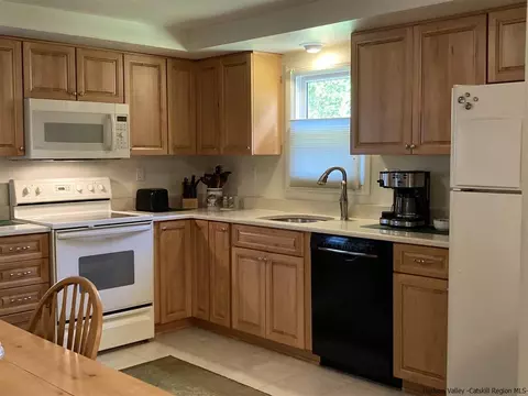22 Ce Penney Dr, Wallkill, NY 12589 photo 16