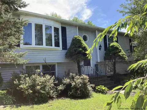 22 Ce Penney Dr, Wallkill, NY 12589 photo 1