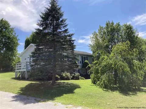 22 Ce Penney Dr, Wallkill, NY 12589 photo 4