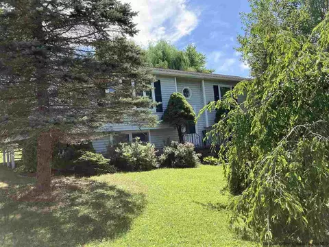 22 Ce Penney Dr, Wallkill, NY 12589 photo 2