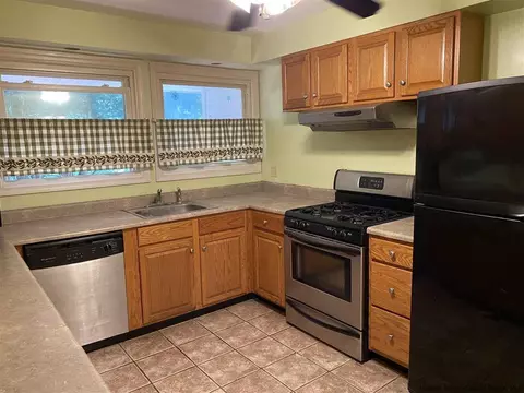 48 Pleasant Ave, Wallkill, NY 12589 photo 4
