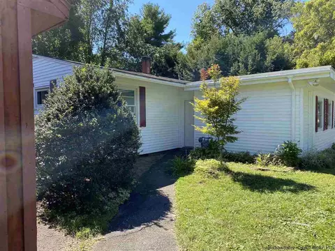 48 Pleasant Ave, Wallkill, NY 12589 photo 23