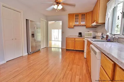 105 Read Rd, Red Hook, NY 12571 photo 12
