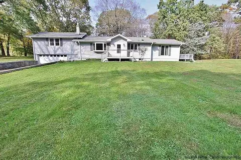 105 Read Rd, Red Hook, NY 12571 photo 1