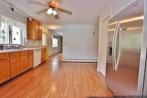 105 Read Rd, Red Hook, NY 12571 photo 11