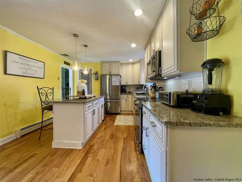 12 Elizabeth Dr, Wallkill, NY 12589 photo 5