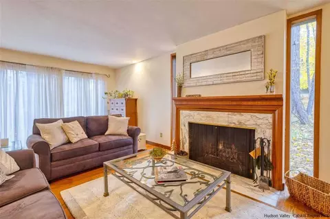 39 Alden Rd, Poughkeepsie, NY 12603 photo 4