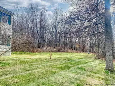 13 Hasbrouck Dr, Wallkill, NY 12589 photo 32