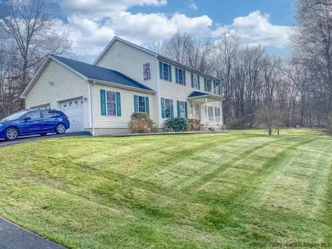 13 Hasbrouck Dr, Wallkill, NY 12589 photo 1