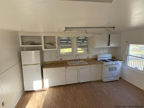 16 Bartlett St, Poughkeepsie, NY 12603 photo 5
