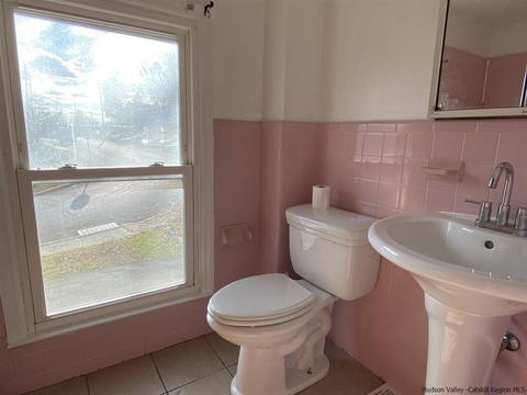 16 Bartlett St, Poughkeepsie, NY 12603 photo 10