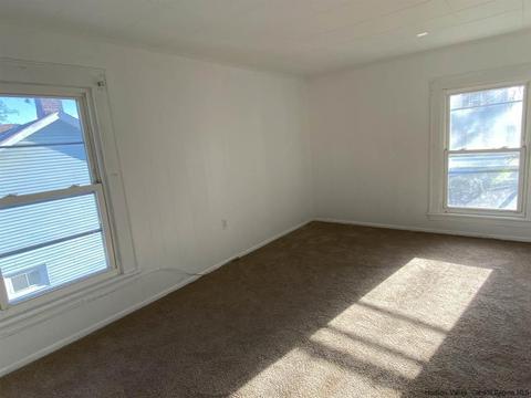 16 Bartlett St, Poughkeepsie, NY 12603 photo 6