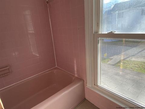 16 Bartlett St, Poughkeepsie, NY 12603 photo 9
