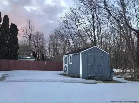 23 Hulse St, Wallkill, NY 12589 photo 4