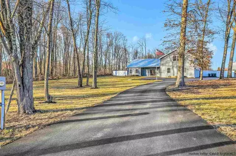 241 Strawridge Rd, Wallkill, NY 12589 photo 1