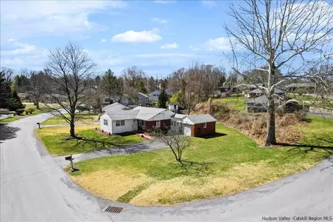 7 Van Duzer Dr, Poughkeepsie, NY 12603 photo 23
