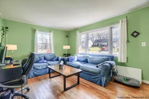 7 Van Duzer Dr, Poughkeepsie, NY 12603 photo 5