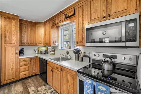 7 Van Duzer Dr, Poughkeepsie, NY 12603 photo 9