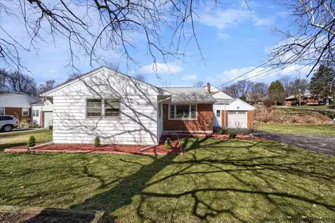 7 Van Duzer Dr, Poughkeepsie, NY 12603 photo 1